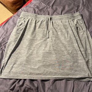 Duluth Trading Co Heather Gray Armachillo Cooling Knit Skort